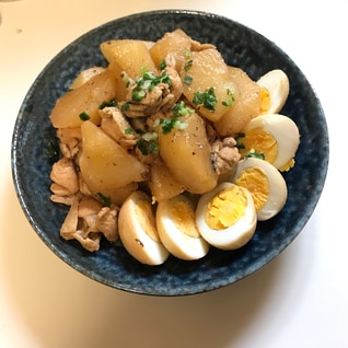 鶏手羽(トロ手羽)と大根のお酢煮